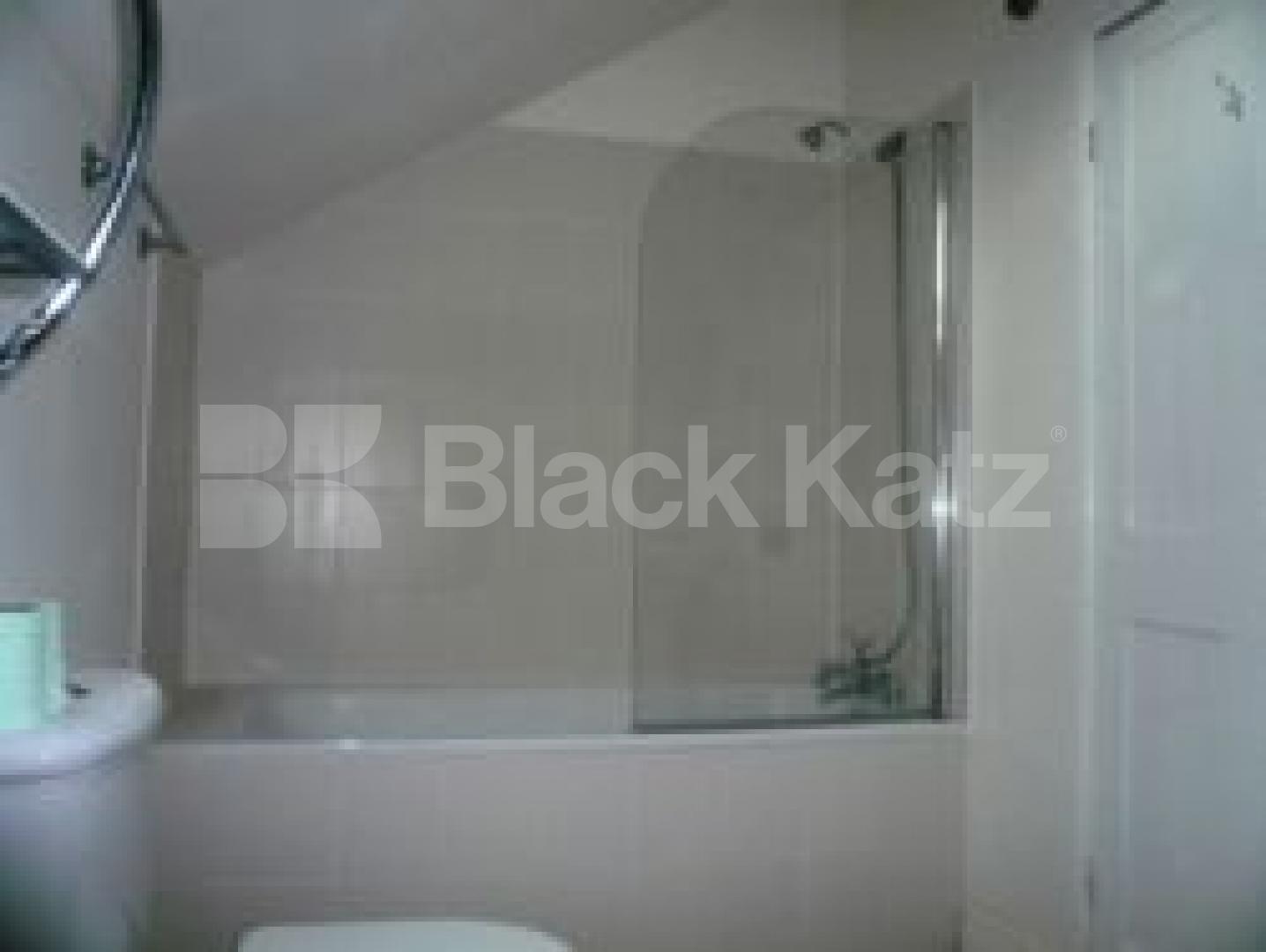 			5 Bedroom, 1 bath, 1 reception Flat			 Denton Road, CROUCH END N8